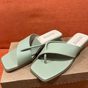 Journee Collection Women's Mint Sandals